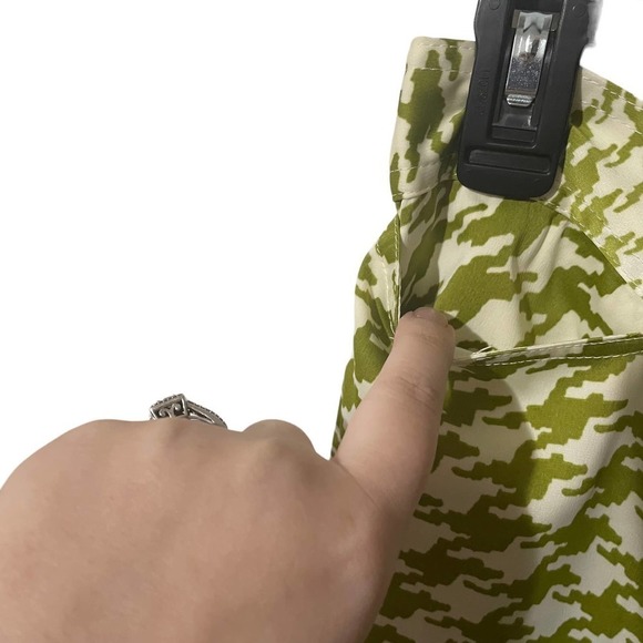 NWT Urban Outfitters Green & White Satin Olympia Print Crop Pants - Picture 5 of 15